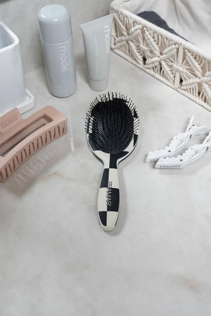Checkered Print Hair Brush Detangler – Wet Hair Brushes for Women, Womens Hair Brush, Black and White Checkered Hair Accessories, Hairbrush for Women, Cepillos Para Cabello – Detangle Brush